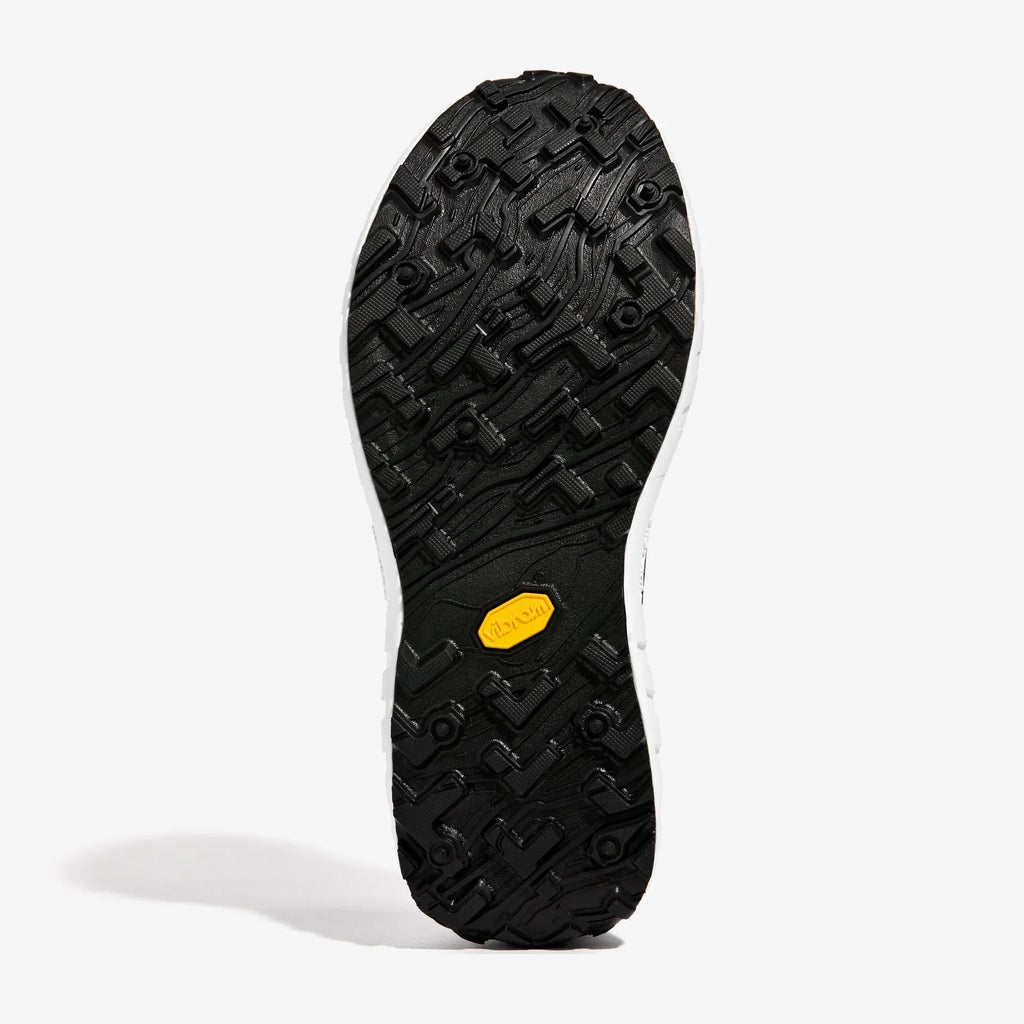 001 Core Women Sneaker